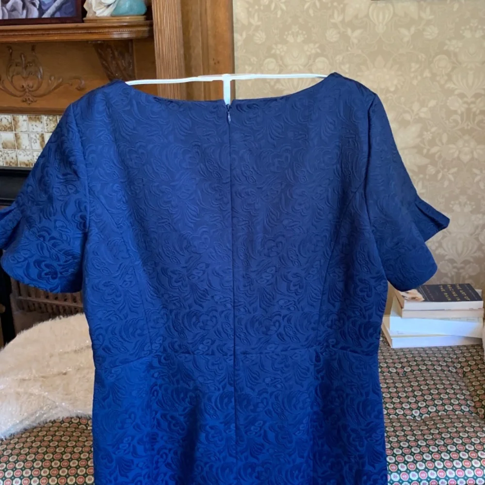 Talbots fully lined size 18. Short, bell sleeve dress. NWT . Retail $159 - Picture 6 of 8